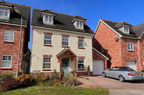 5 bedroom detached house for sale