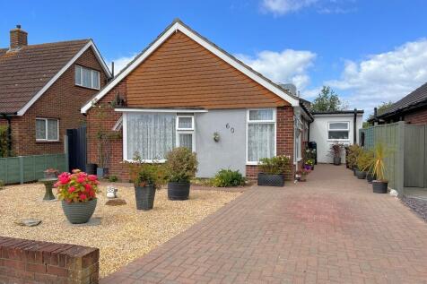 2 bedroom detached bungalow for sale