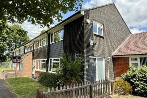3 bedroom end of terrace house for sale