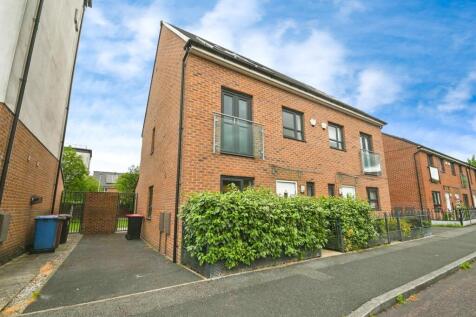 4 bedroom semi-detached house for sale