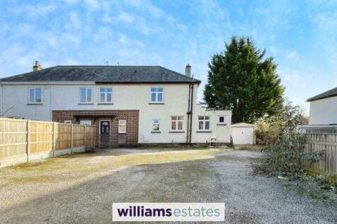 3 bedroom semi-detached house for sale