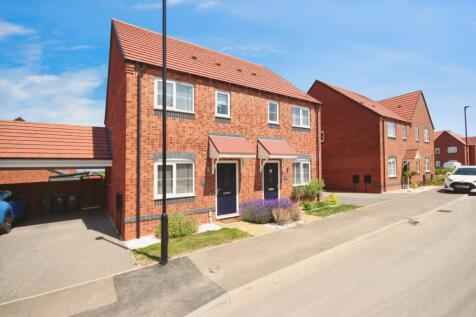 2 bedroom semi-detached house for sale