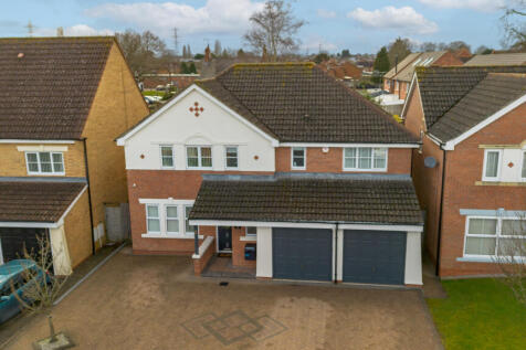 5 bedroom detached house for sale