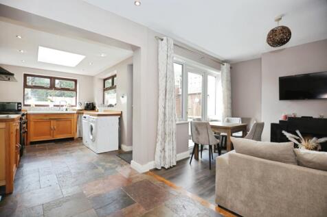 4 bedroom terraced house for sale