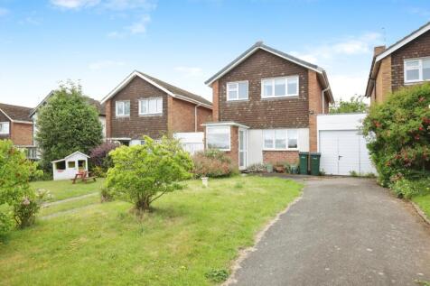 3 bedroom link detached house for sale