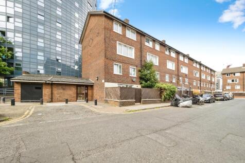 3 bedroom maisonette for sale