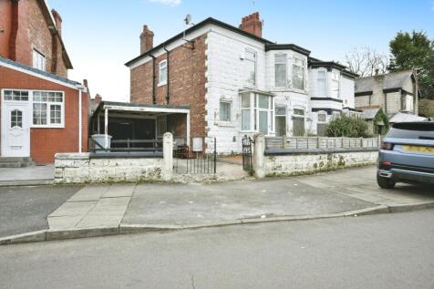 4 bedroom semi-detached house for sale