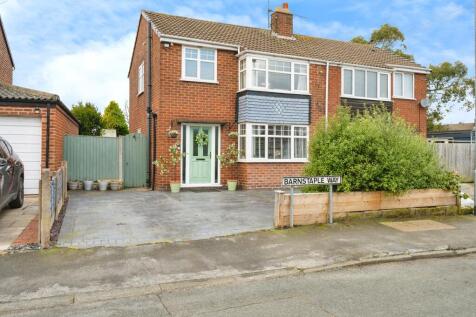 3 bedroom semi-detached house for sale