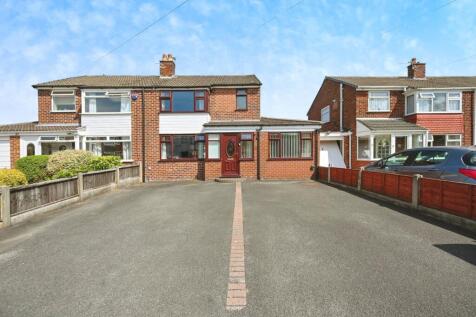 4 bedroom semi-detached house for sale