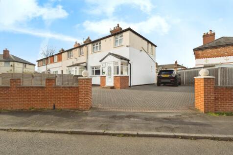 3 bedroom end of terrace house for sale