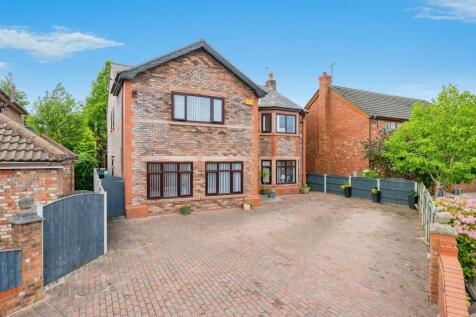 4 bedroom detached house for sale