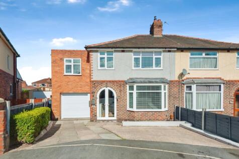 4 bedroom semi-detached house for sale