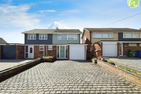 Princess Margaret Road, East Tilbury... 3 bed semi