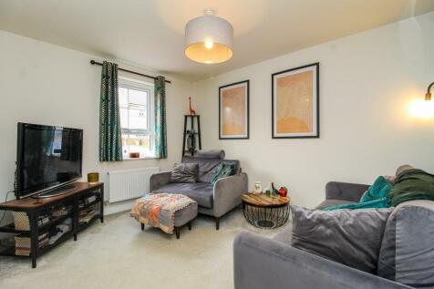 St Michaels Drive, East Ardsley WF3 2 bed terraced house for sale
