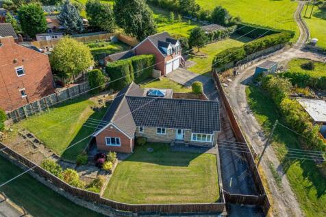 Hollin Lane, Wakefield WF4 4 bed detached bungalow for sale