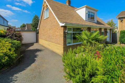 The Russets, Wakefield WF2 4 bed detached bungalow for sale