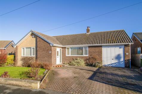 Pledwick Lane, Wakefield WF2 3 bed detached bungalow for sale