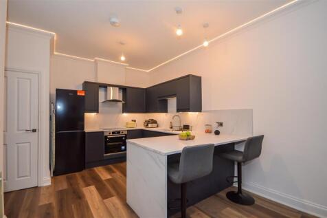 5 South Parade, Wakefield WF1 2 bed apartment for sale