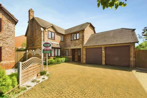 5 bedroom detached house for sale