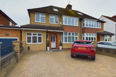 4 bedroom semi-detached house for sale