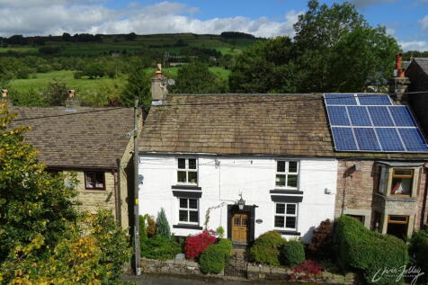 Manchester Road, Tunstead Milton... 3 bed semi