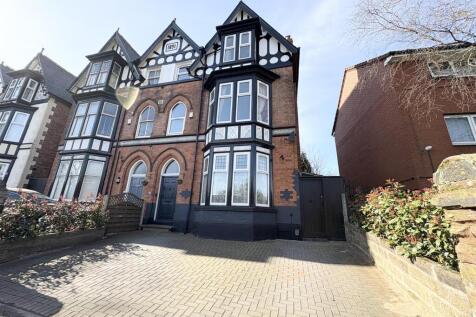 Alcester Road, Birmingham B13 8 bed semi