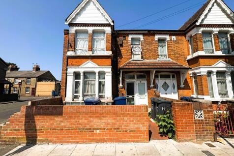 3 bedroom maisonette for sale