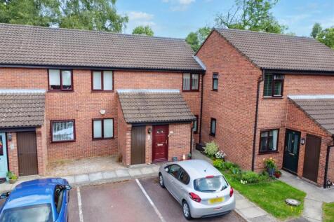 Brookdale Court, Nottingham 2 bed maisonette for sale
