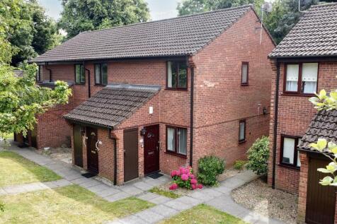 Brookdale Court, Nottingham 2 bed maisonette for sale