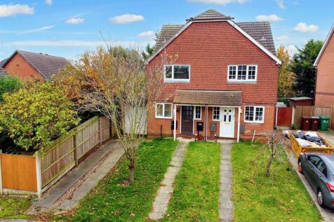 2 bedroom semi-detached house for sale