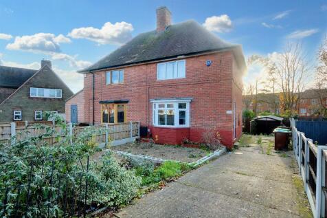 3 bedroom semi-detached house for sale