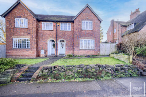 3 bedroom semi-detached house for sale