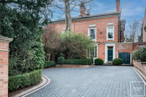 5 bedroom semi-detached house for sale