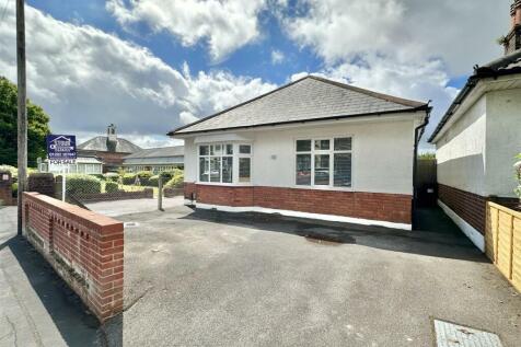 3 bedroom detached bungalow for sale