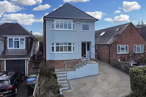 Foxholes Road, Poole BH15 3 bed detached house for sale