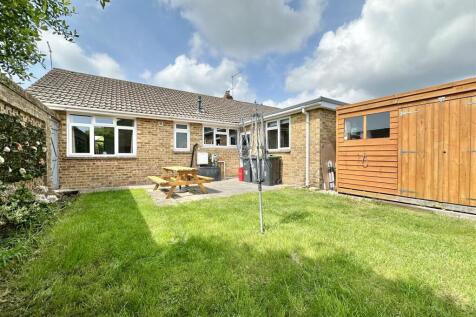 2 bedroom semi-detached bungalow for sale
