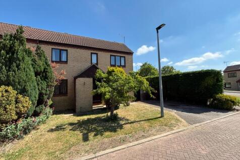 Danish Court, Peterborough PE4 3 bed end of terrace house for sale