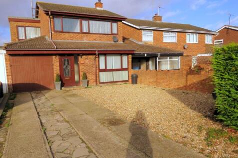 Bletchley, Milton Keynes MK2 4 bed link detached house for sale