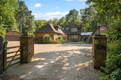 6 bedroom detached house for sale