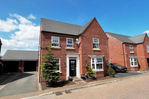 4 bedroom detached house for sale