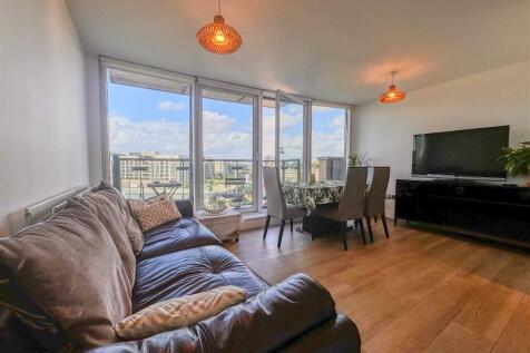 Angel Lane, London 2 bed flat for sale