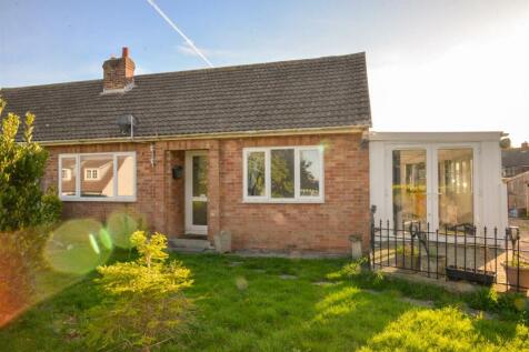 2 bedroom semi-detached bungalow for sale