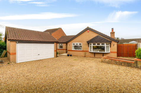 4 bedroom detached bungalow for sale