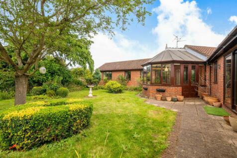 3 bedroom detached bungalow for sale