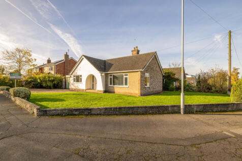 2 bedroom detached bungalow for sale