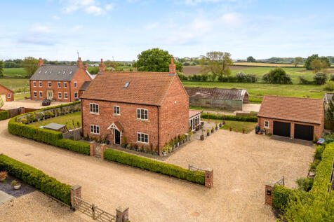6 bedroom detached house for sale