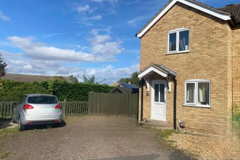 2 bedroom semi-detached house for sale