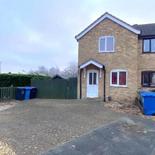 2 bedroom semi-detached house for sale