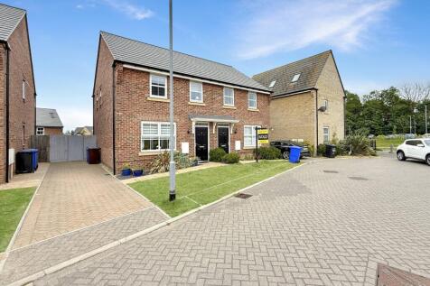 3 bedroom semi-detached house for sale