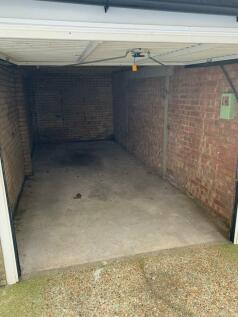 Ground floor studio flat for sale